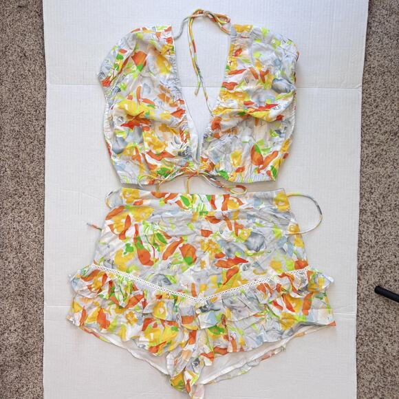 Hello Molly Clouded Set Womens Large Crop Top Ruffle Shorts Beachy Resort US 8 - Picture 1 of 15